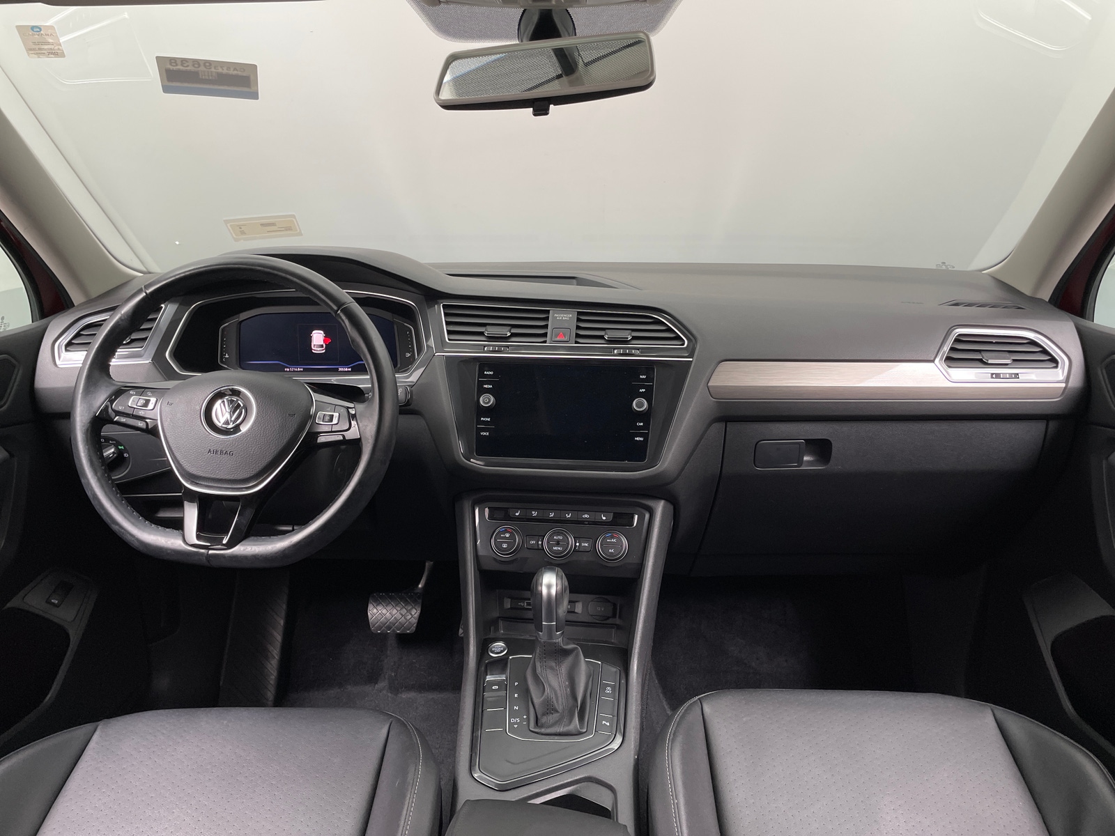 Thumbnail: 2019 Volkswagen Tiguan - 2