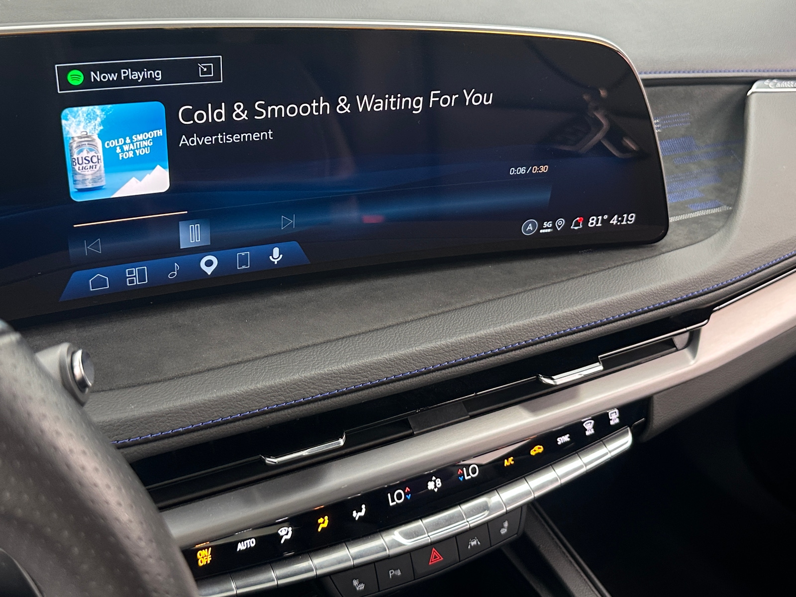 Thumbnail: 2025 Cadillac XT4 - 3