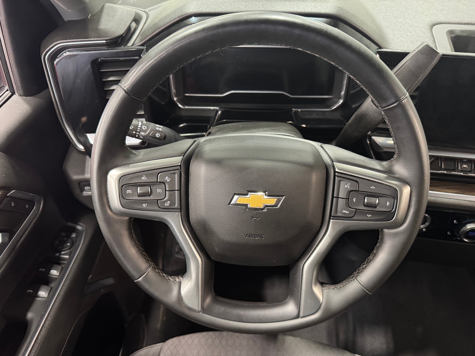 Thumbnail: 2023 Chevrolet Silverado 1500 - 5