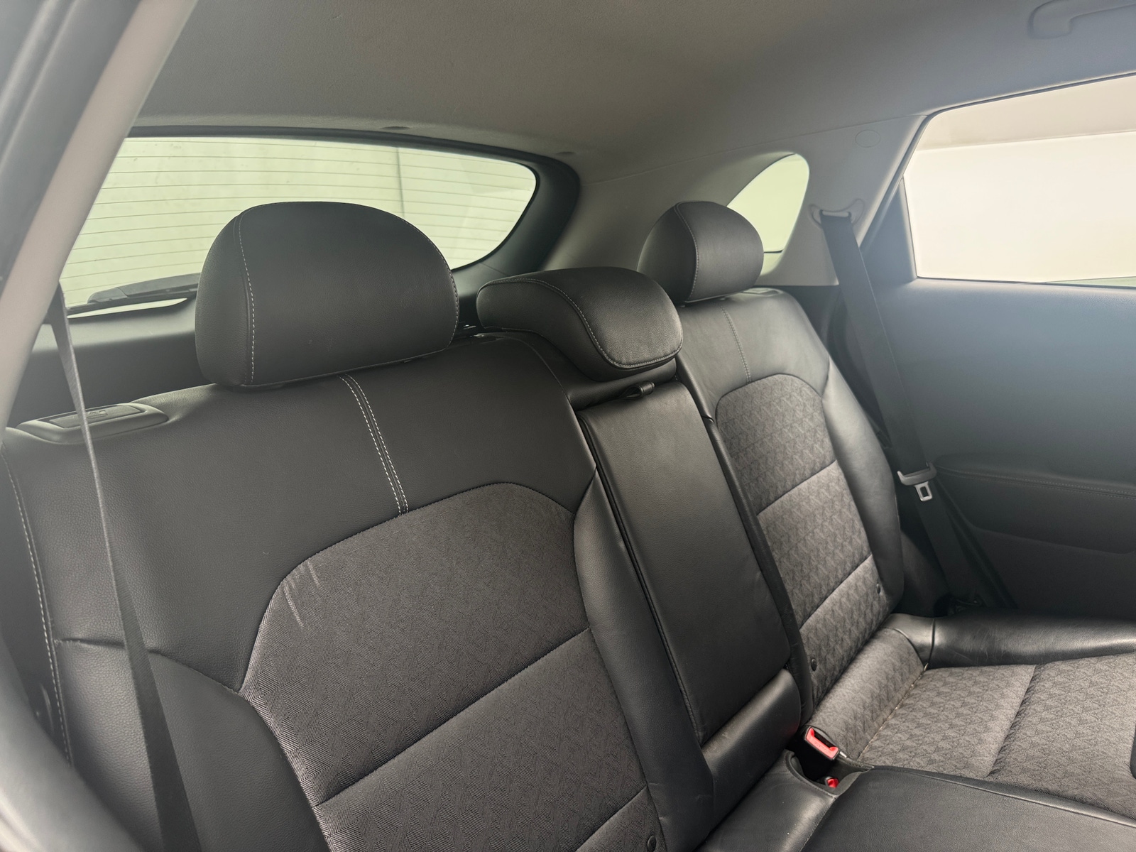 Thumbnail: 2017 Kia Niro - 6