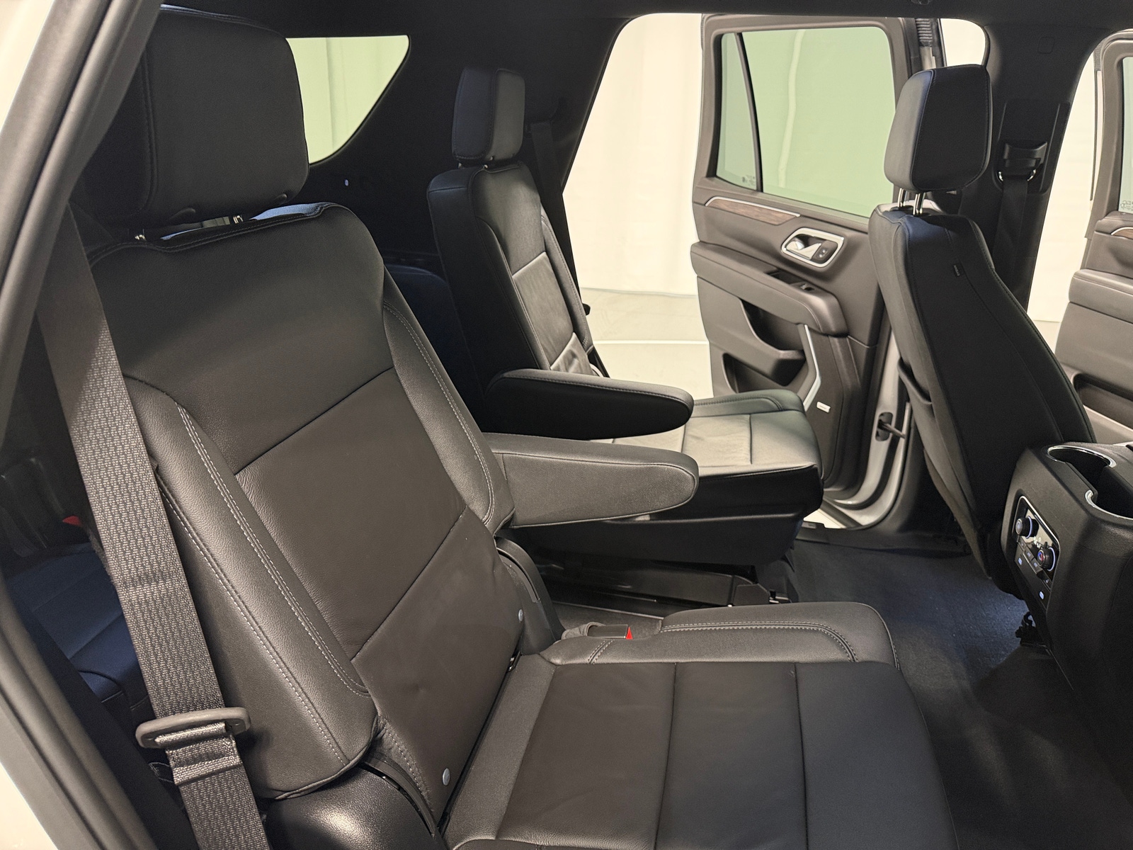 Thumbnail: 2023 Chevrolet Tahoe - 5
