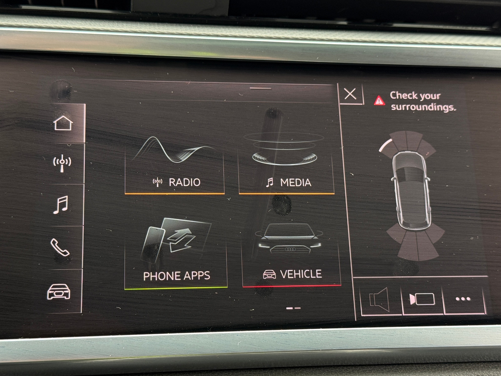 Thumbnail: 2021 Audi Q3 - 3