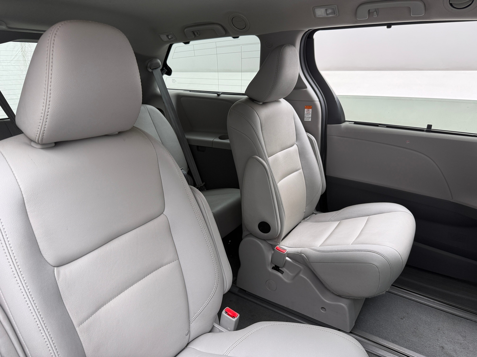 Thumbnail: 2020 Toyota Sienna - 5