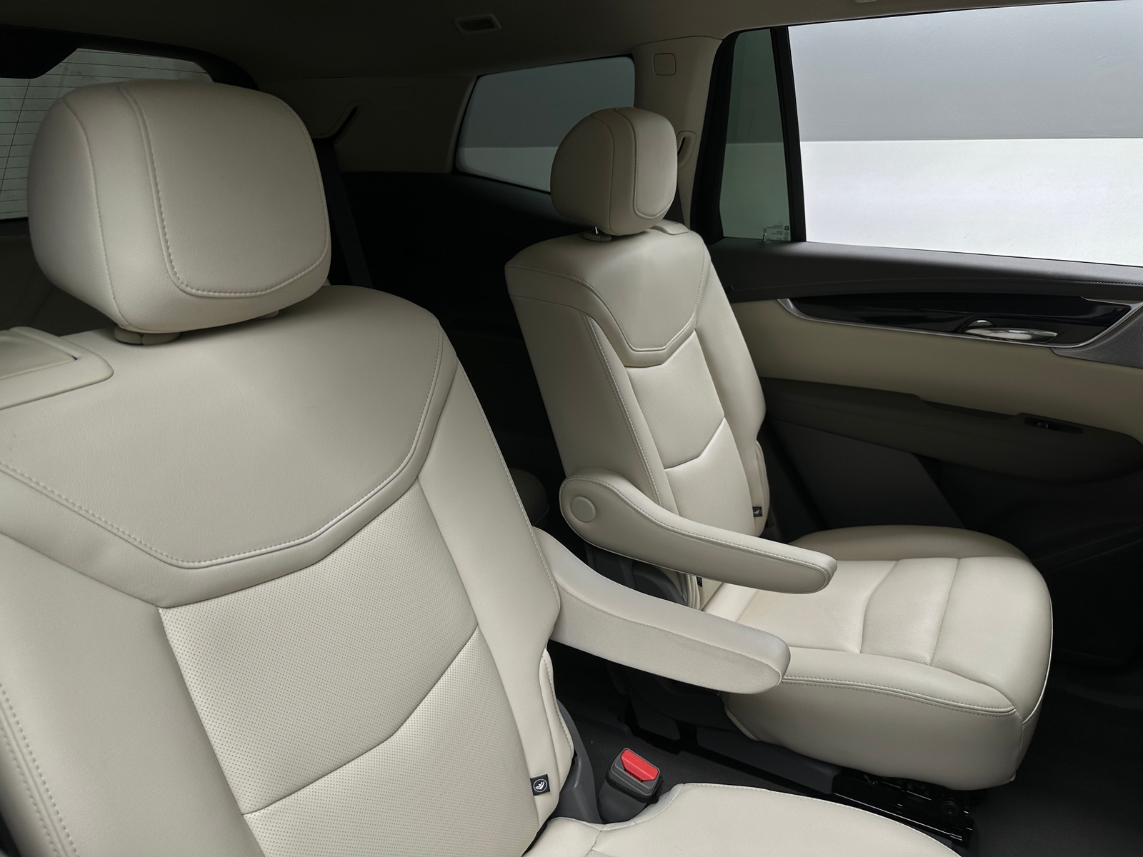 Thumbnail: 2024 Cadillac XT6 - 5
