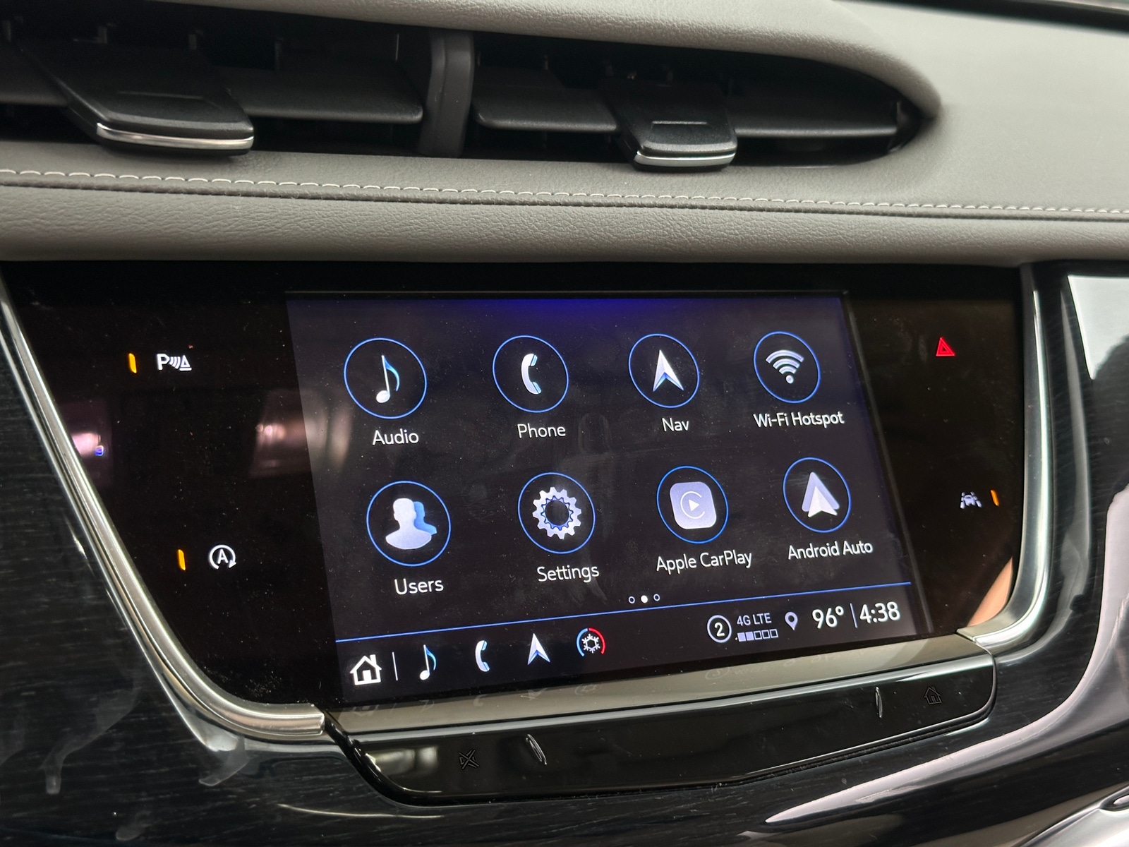 Thumbnail: 2024 Cadillac XT6 - 3