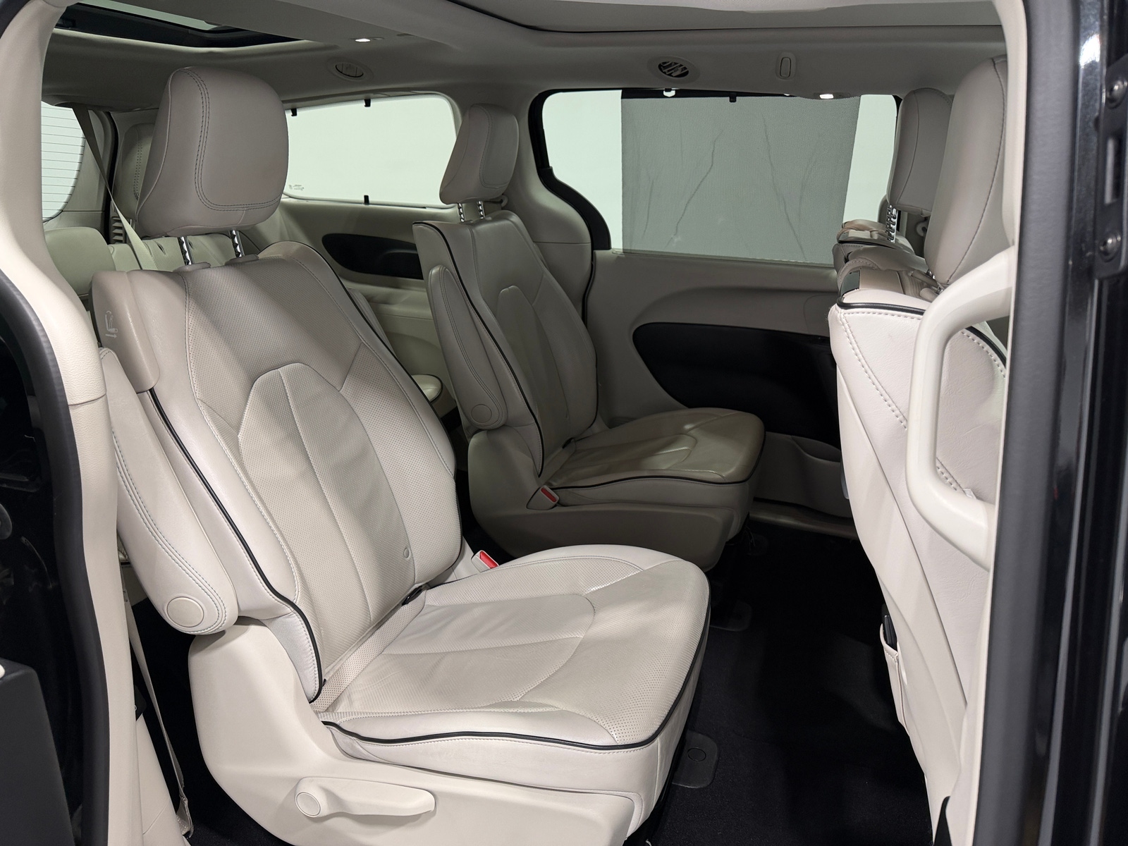 Thumbnail: 2018 Chrysler Pacifica - 5