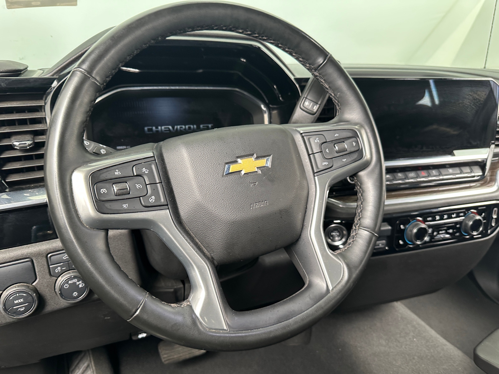Thumbnail: 2025 Chevrolet Silverado 1500 - 5