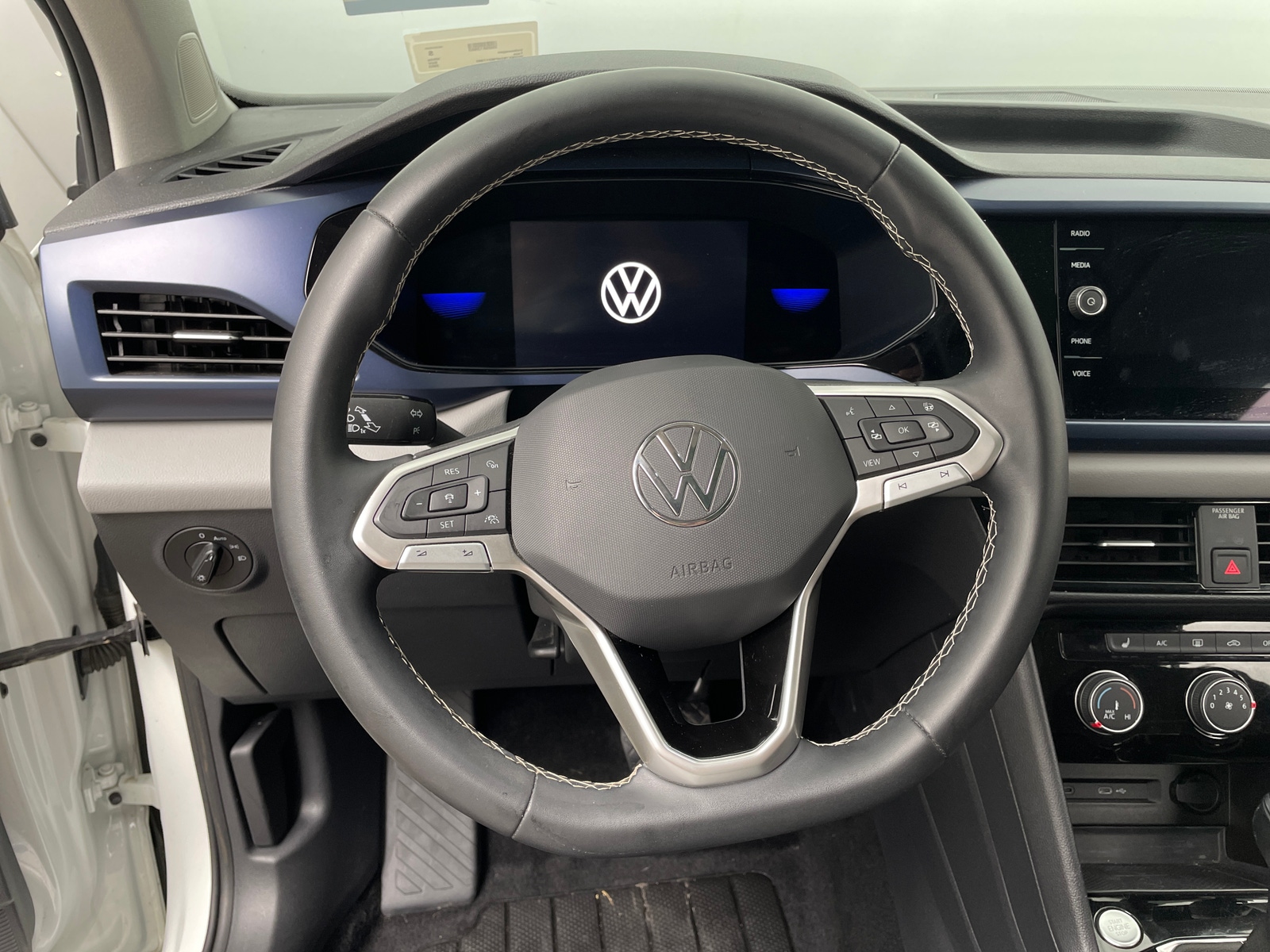Thumbnail: 2023 Volkswagen Taos - 4