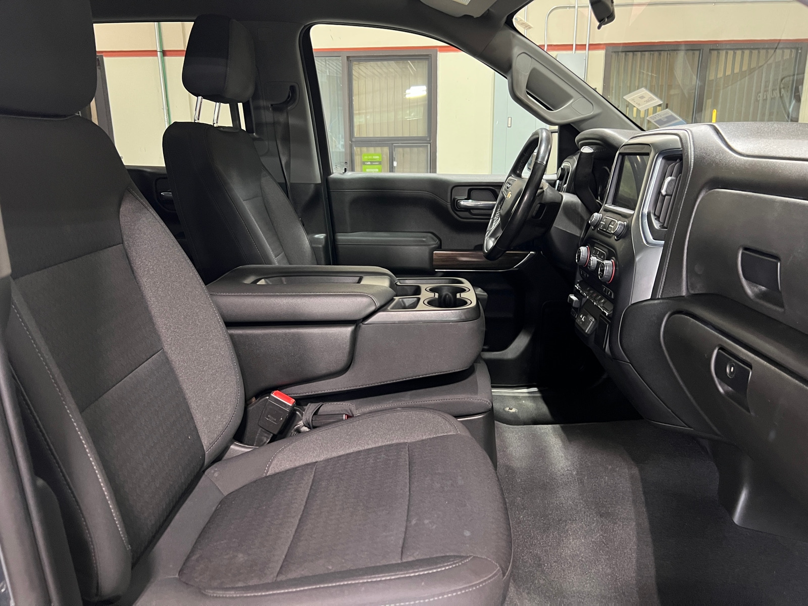 Thumbnail: 2021 Chevrolet Silverado 1500 - 2