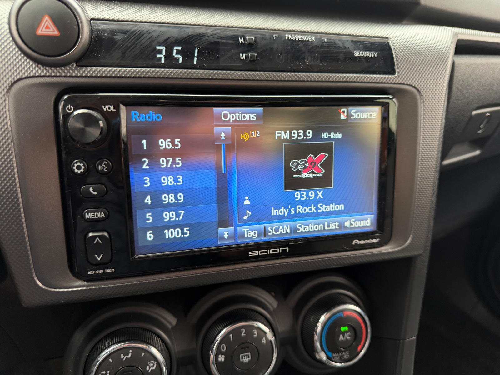 Thumbnail: 2016 Scion tC - 3