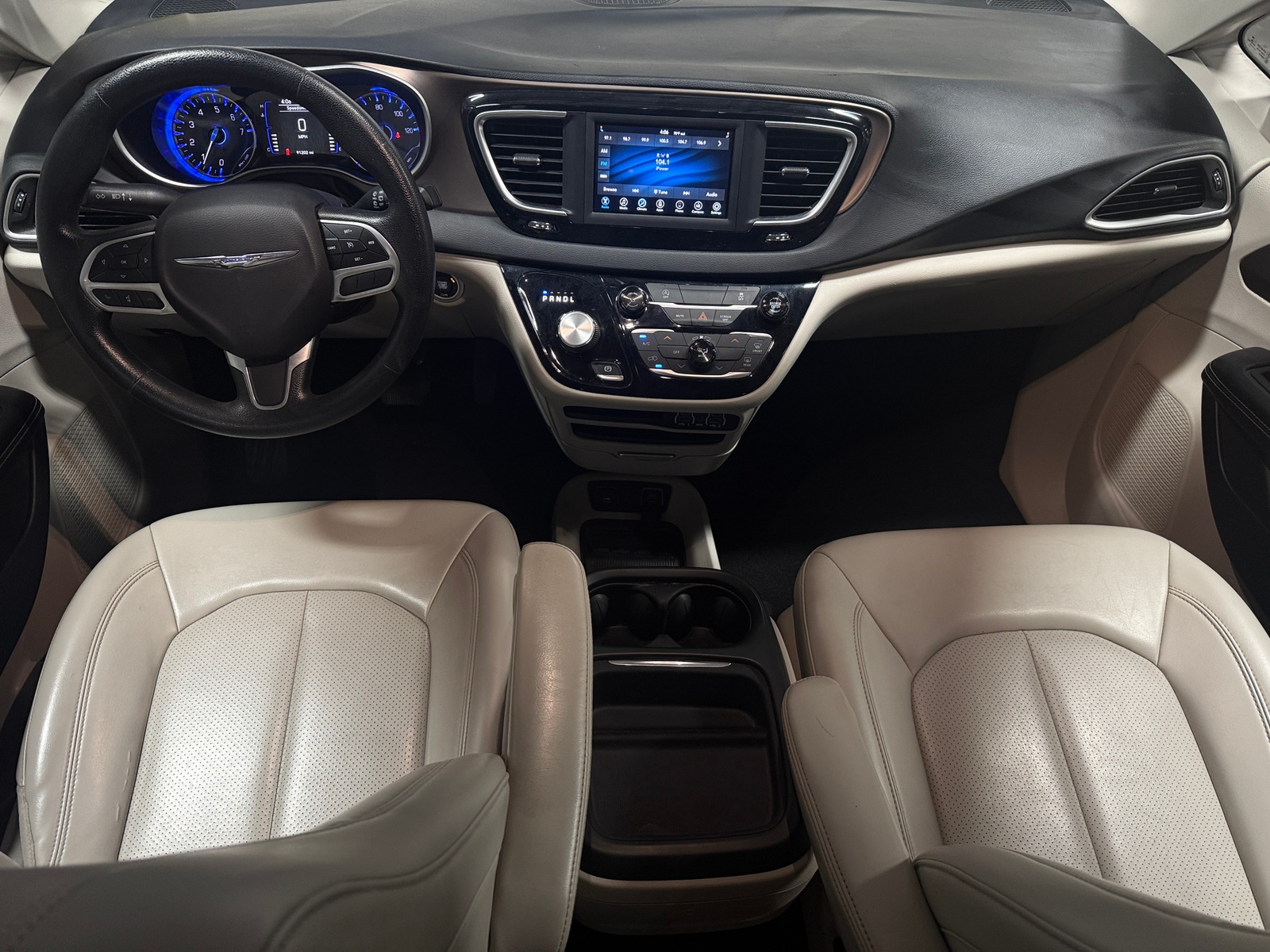 Thumbnail: 2021 Chrysler Voyager - 2
