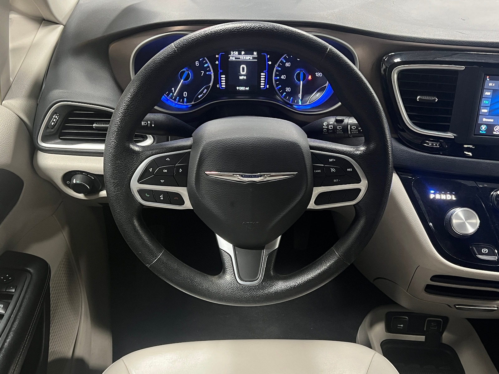 Thumbnail: 2021 Chrysler Voyager - 4