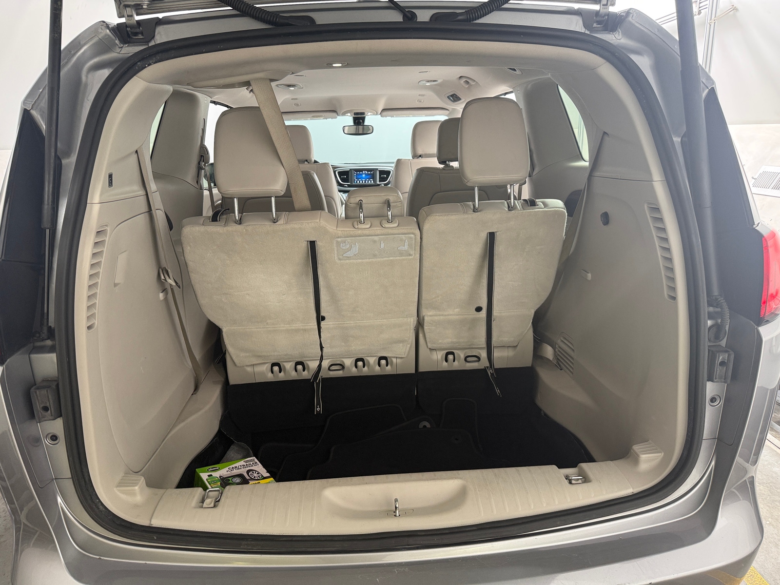 Thumbnail: 2021 Chrysler Voyager - 6