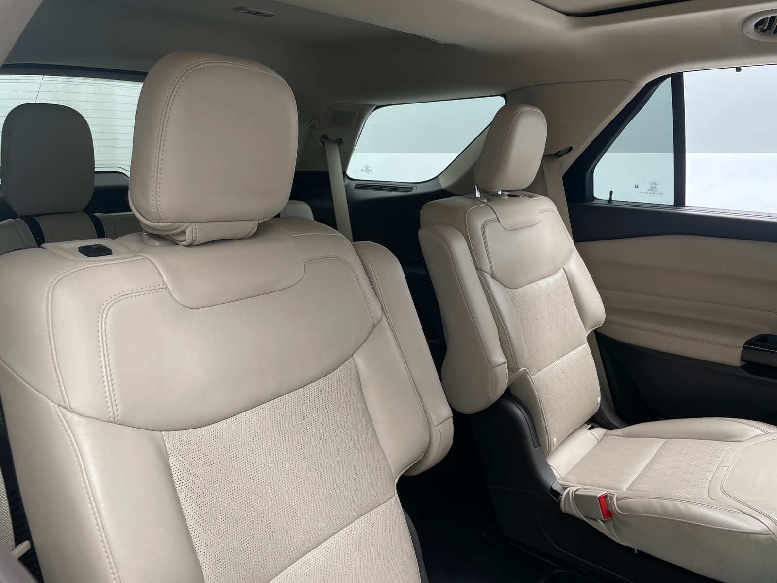 Thumbnail: 2021 Ford Explorer - 5