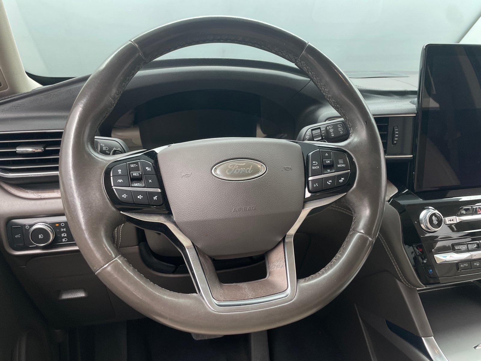 Thumbnail: 2021 Ford Explorer - 4