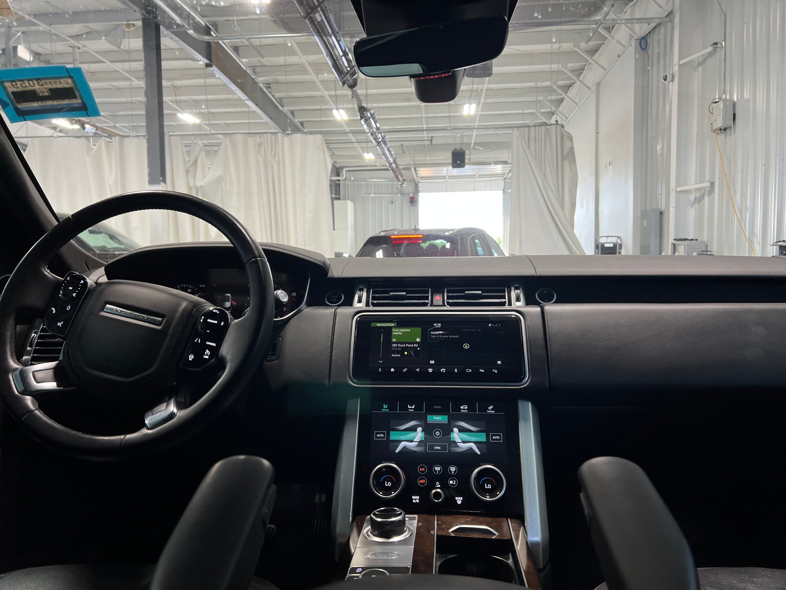 Thumbnail: 2020 Land Rover Range Rover - 2