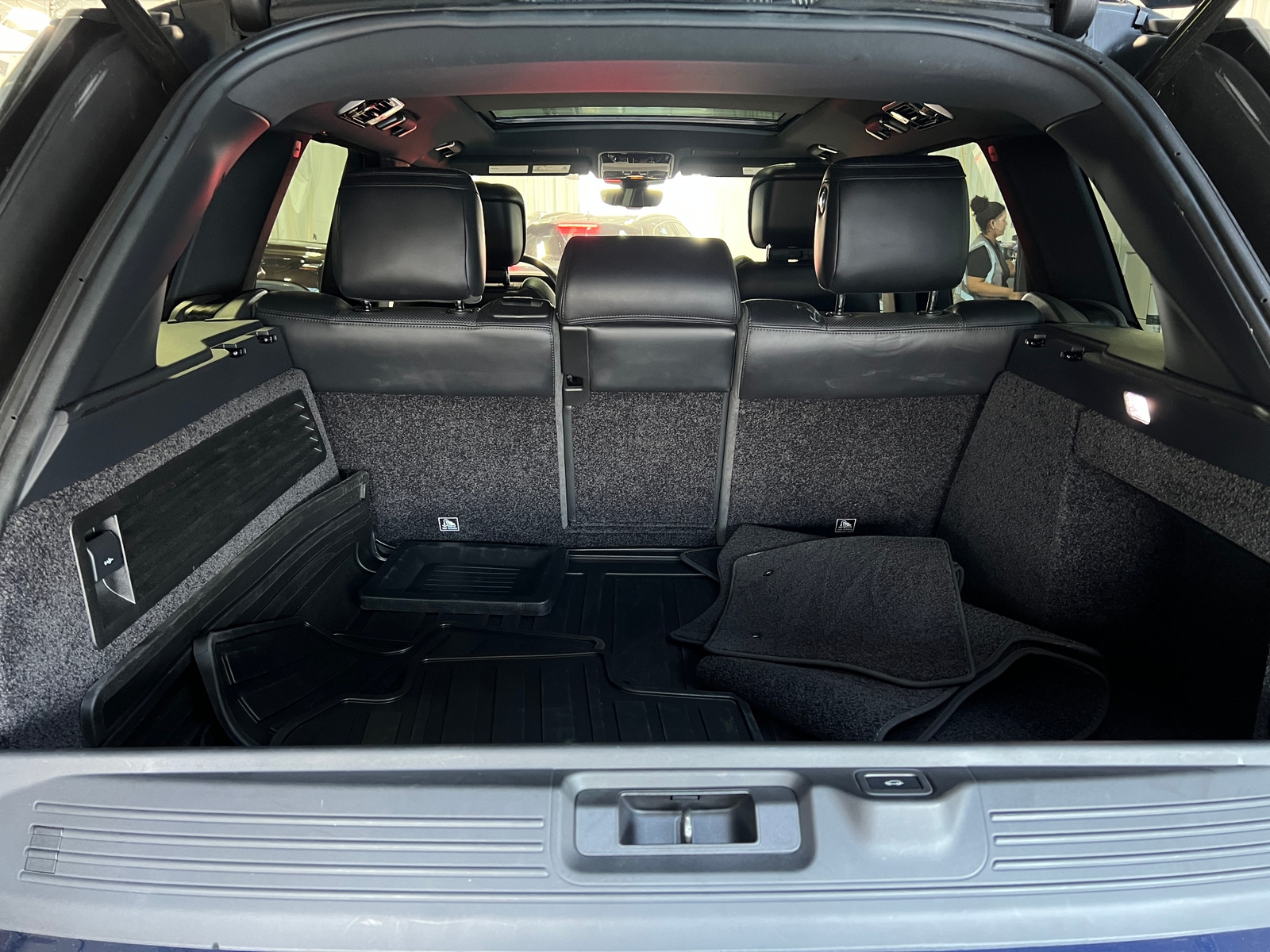 Thumbnail: 2020 Land Rover Range Rover - 6