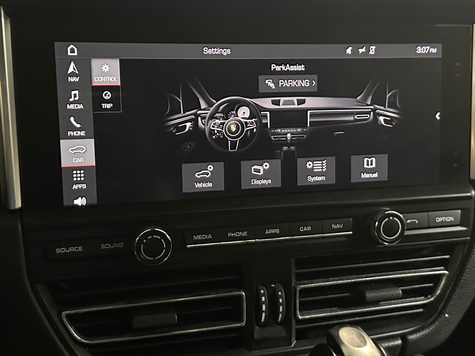 Thumbnail: 2019 Porsche Macan - 3