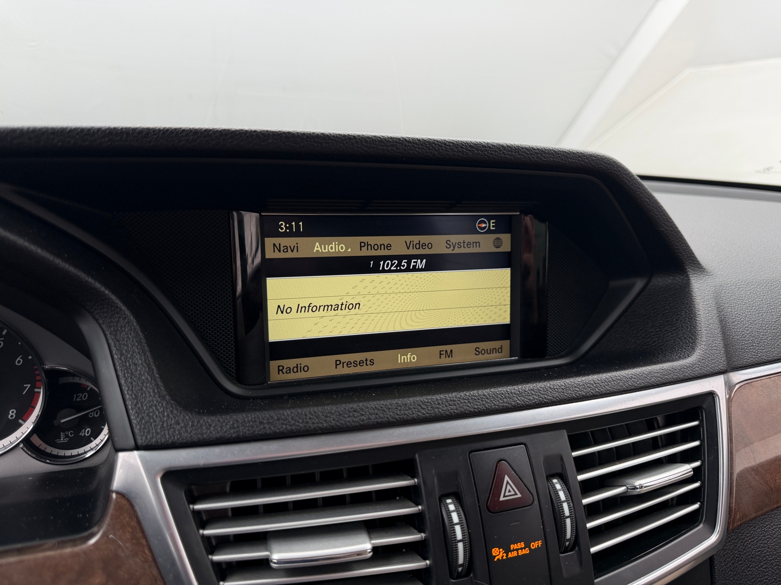 Thumbnail: 2012 Mercedes-Benz E-Class - 3