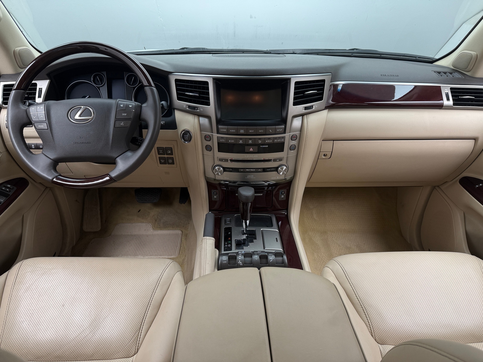 Thumbnail: 2015 Lexus LX - 3