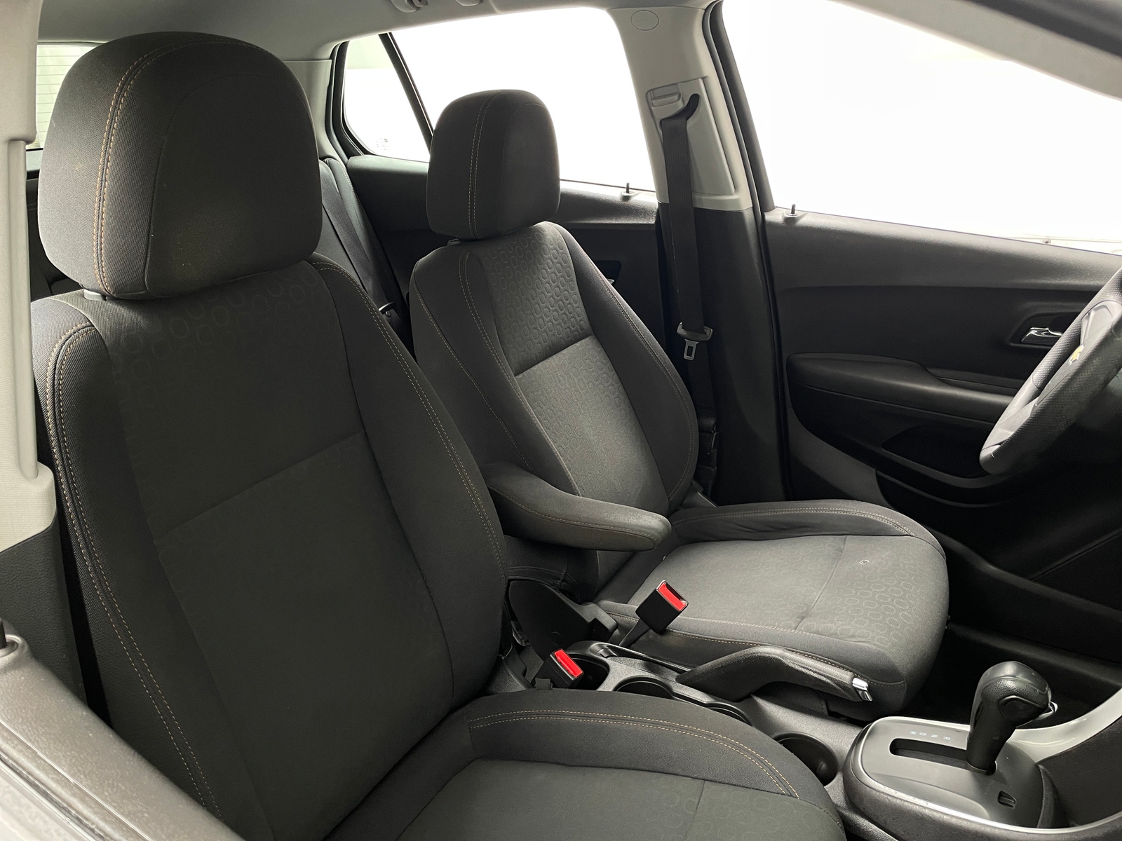 Thumbnail: 2017 Chevrolet Trax - 2