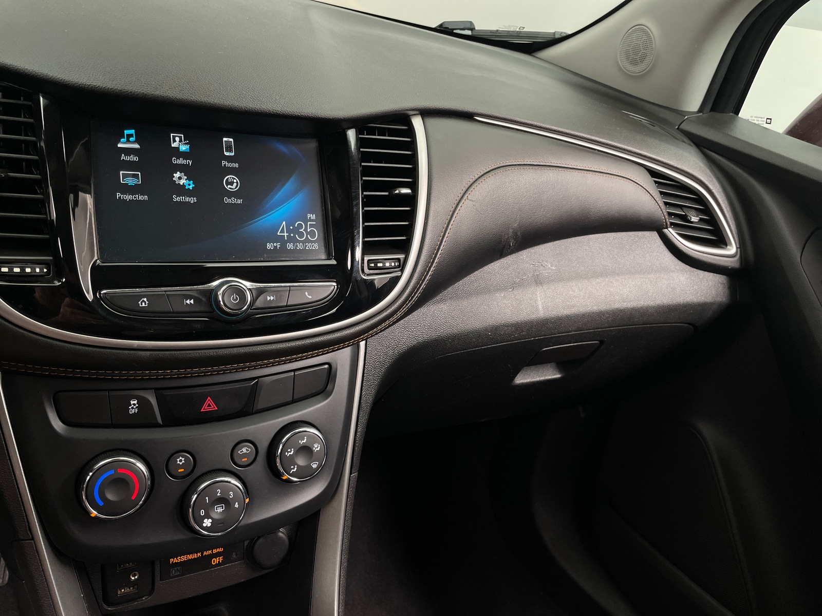 Thumbnail: 2017 Chevrolet Trax - 4