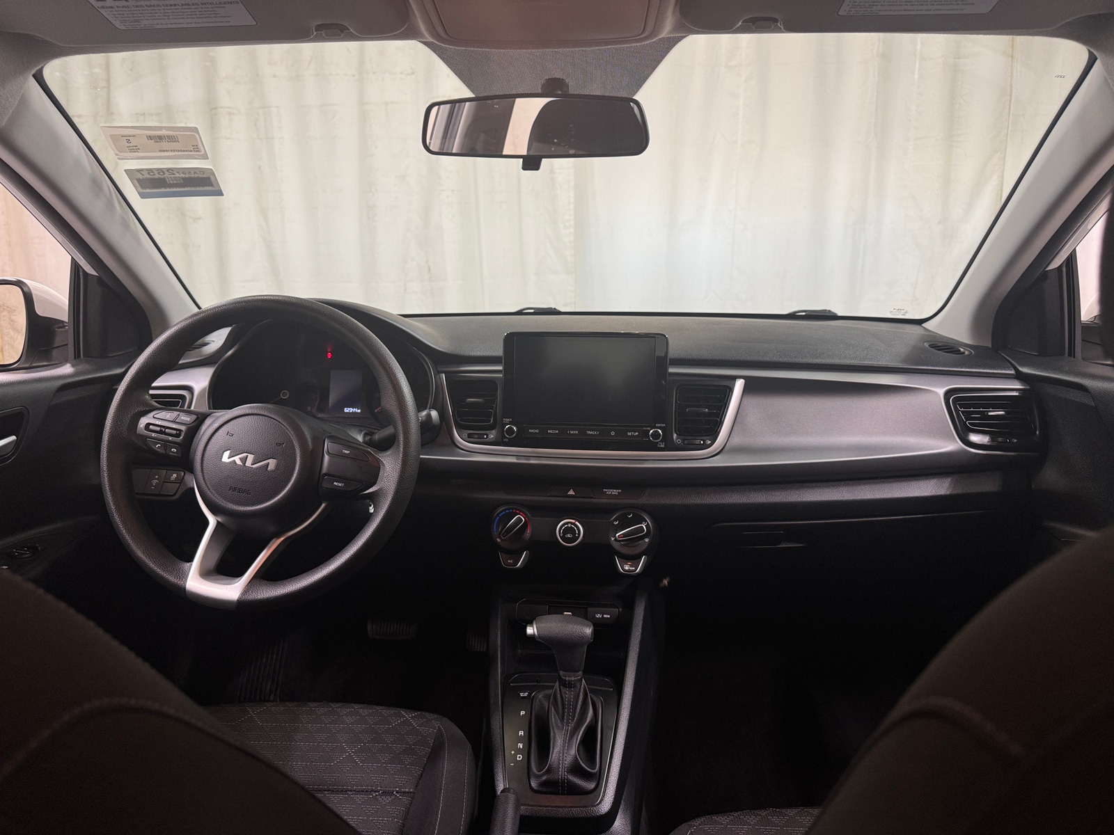 Thumbnail: 2023 Kia Rio - 3