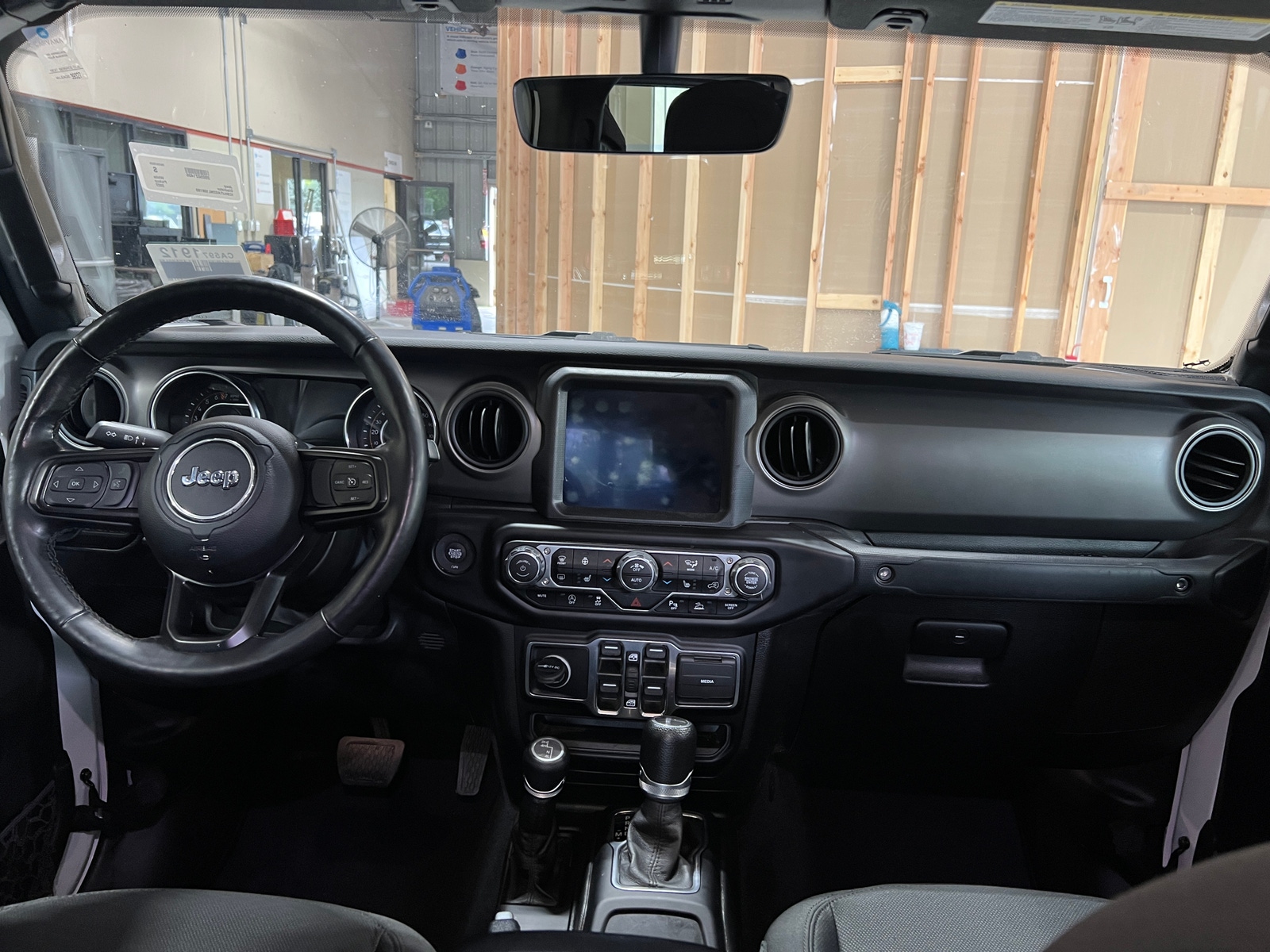 Thumbnail: 2022 Jeep Gladiator - 3
