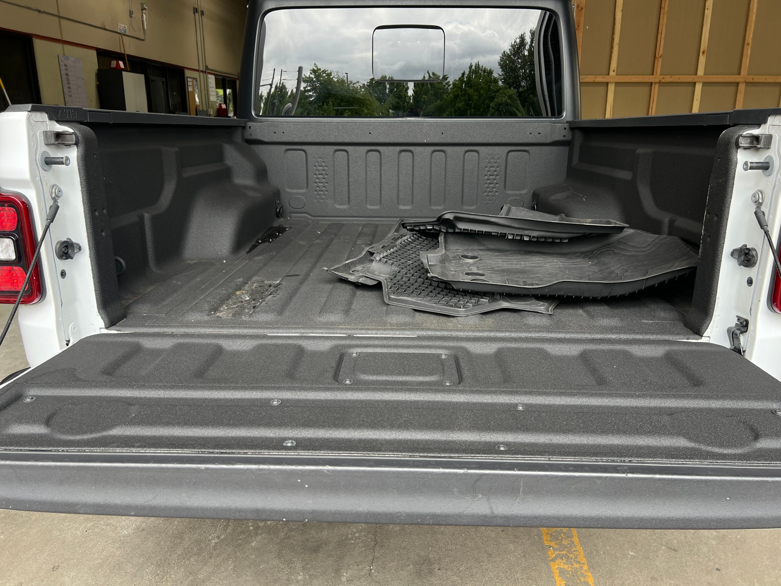 Thumbnail: 2022 Jeep Gladiator - 7
