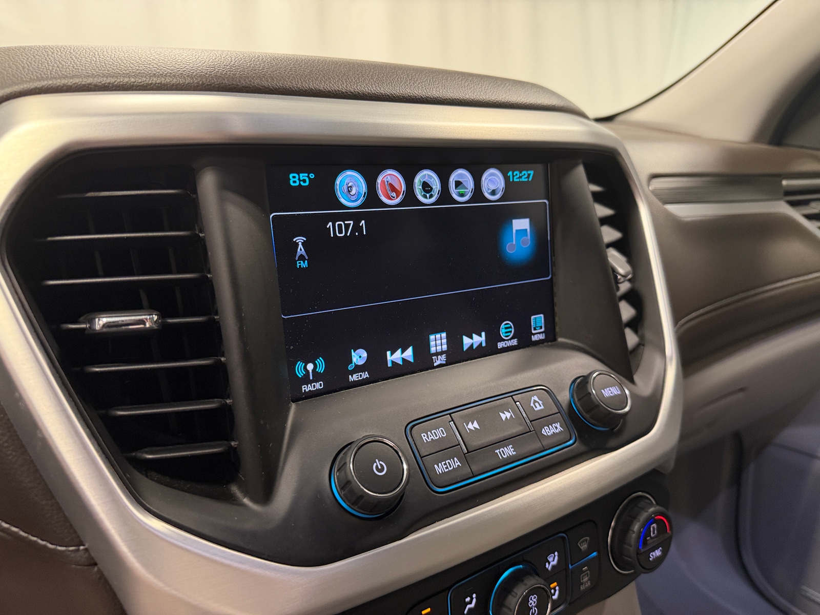 Thumbnail: 2018 GMC Acadia - 3