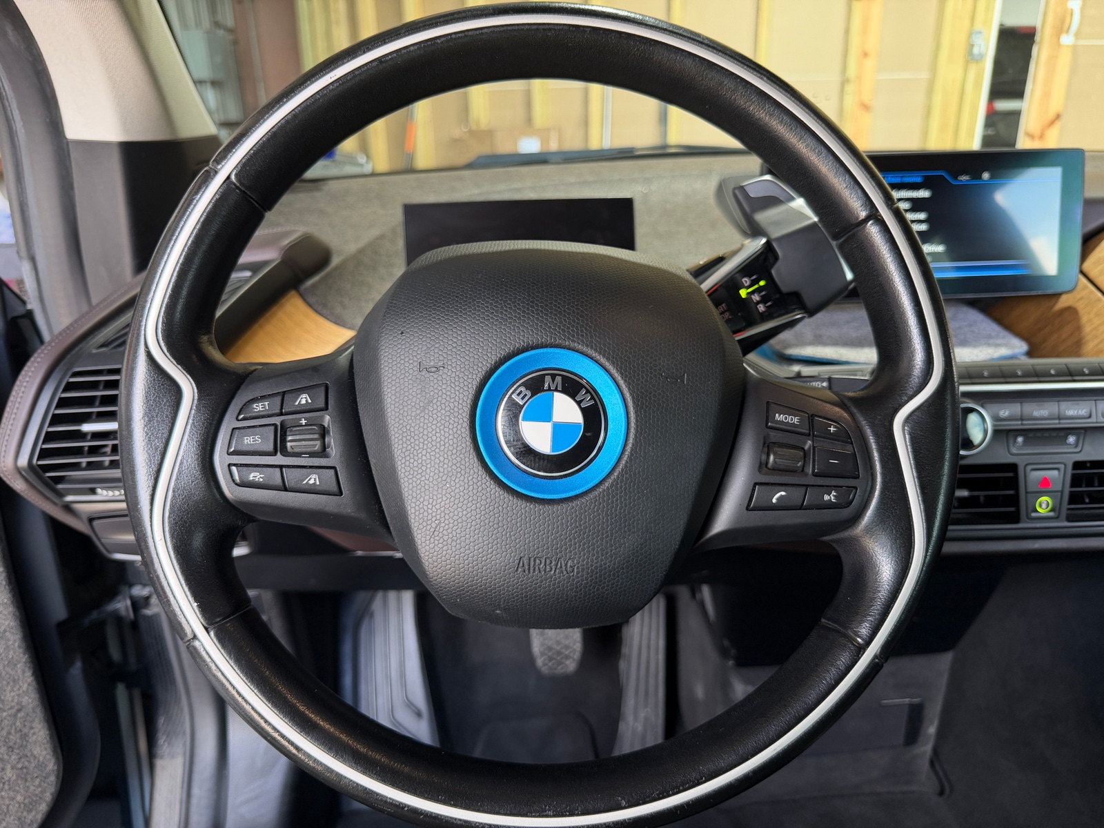 Thumbnail: 2015 BMW i3 - 4