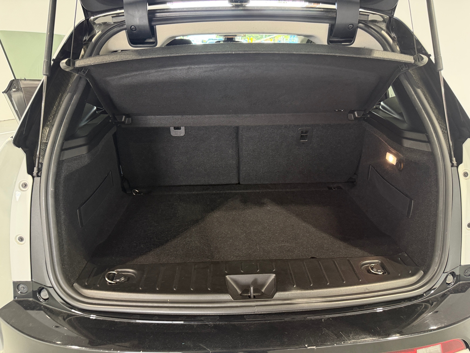 Thumbnail: 2015 BMW i3 - 6