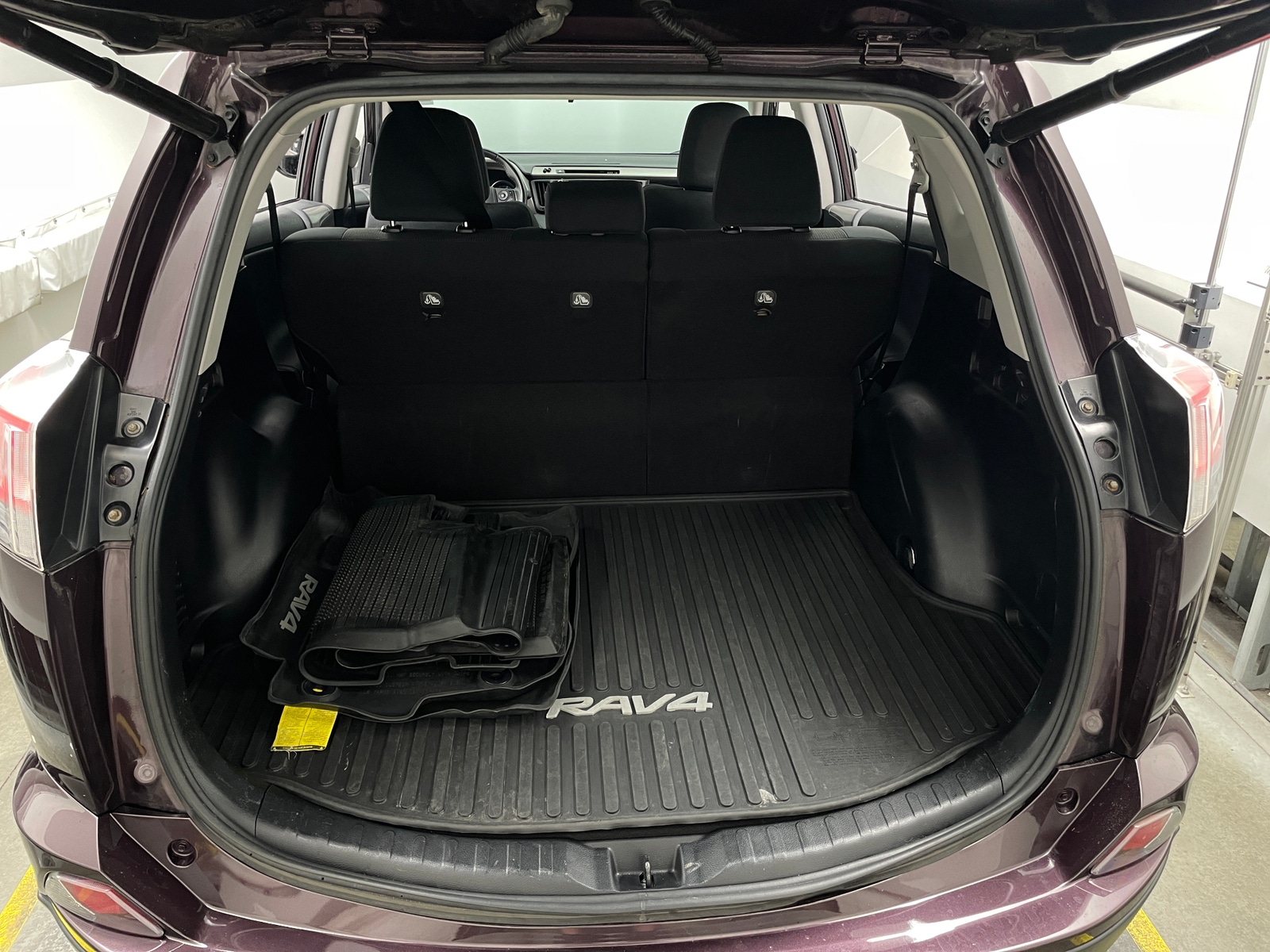 Thumbnail: 2017 Toyota RAV4 - 7