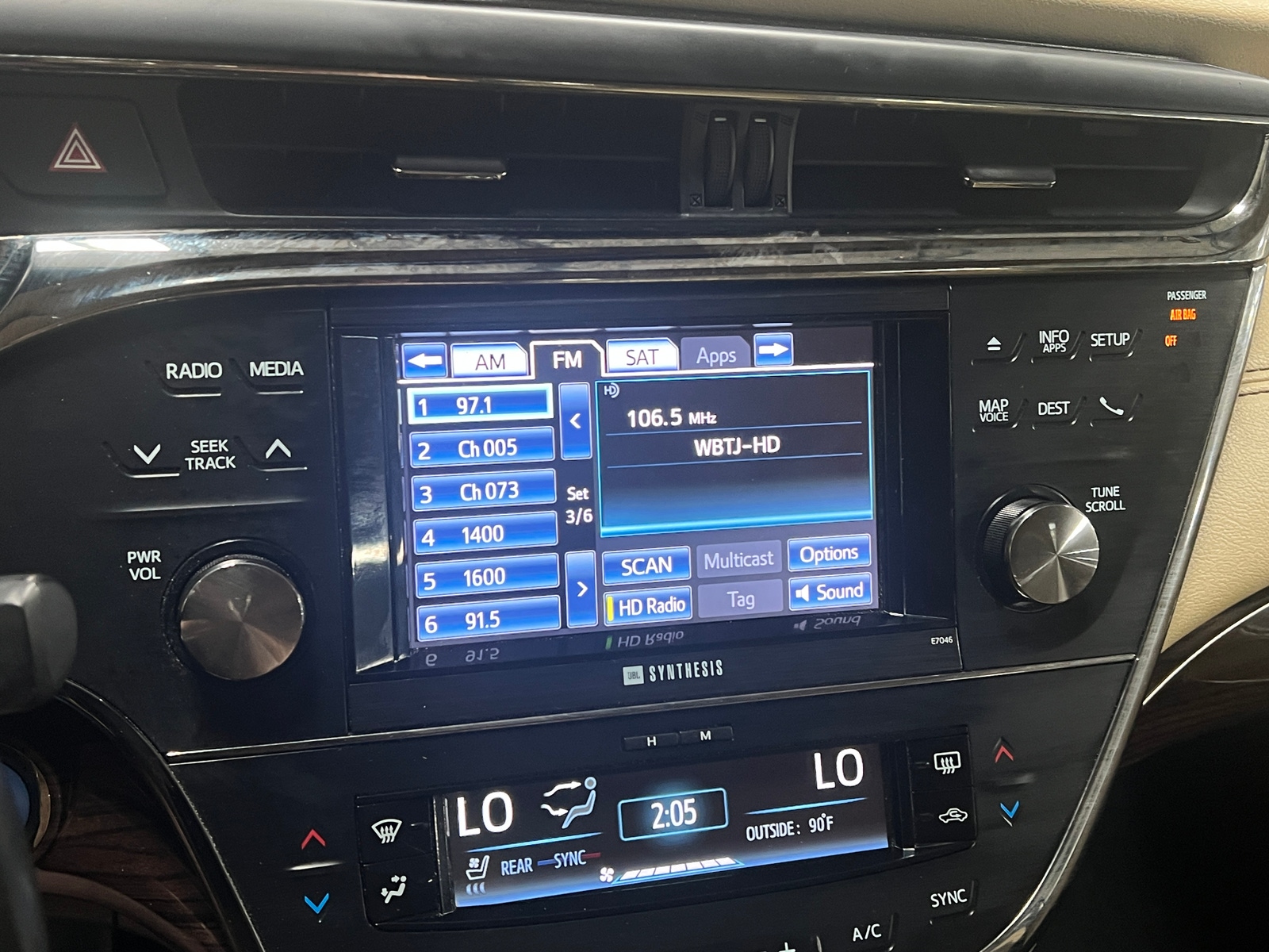Thumbnail: 2013 Toyota Avalon - 3