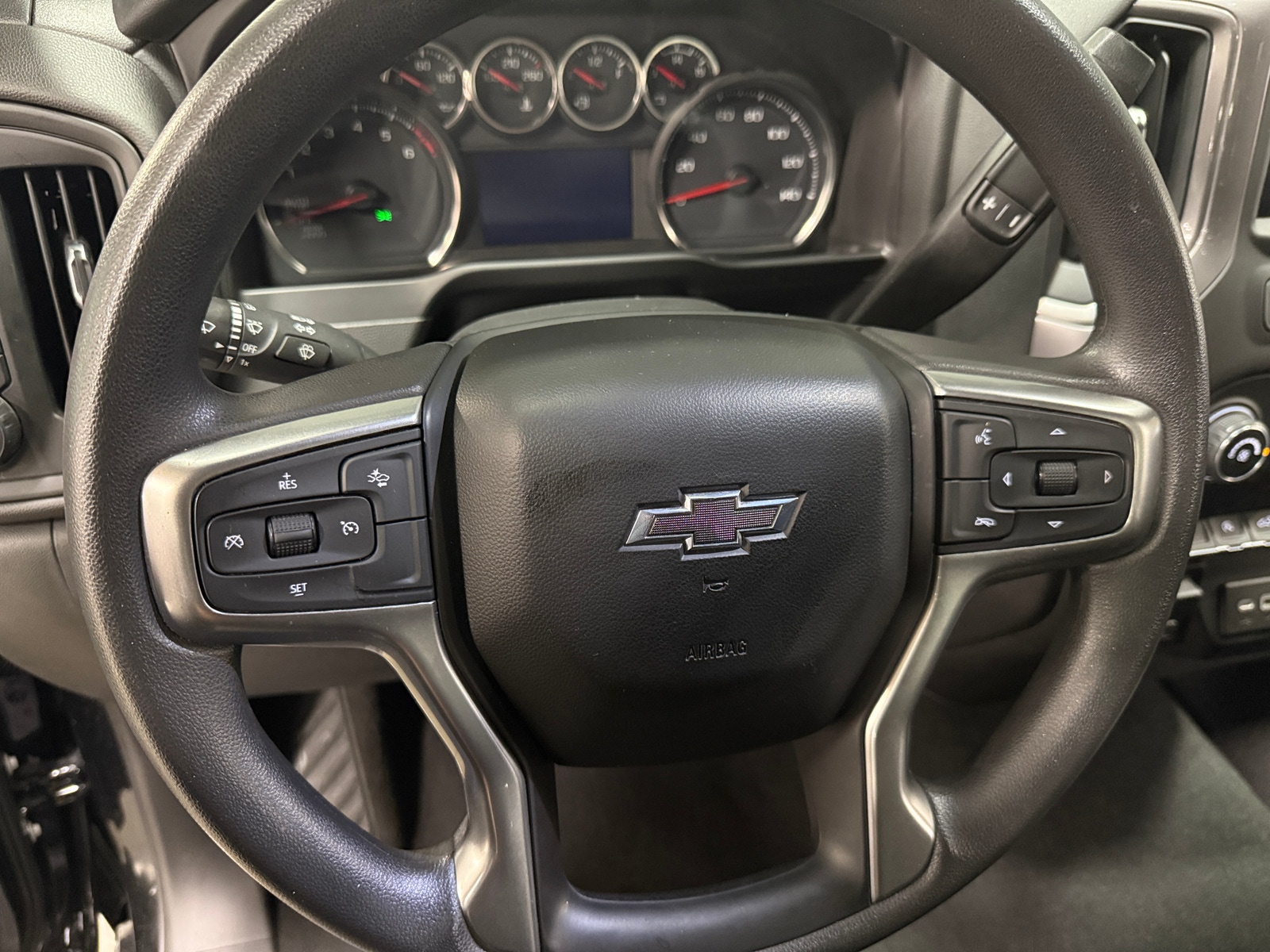 Thumbnail: 2022 Chevrolet Silverado 1500 - 5