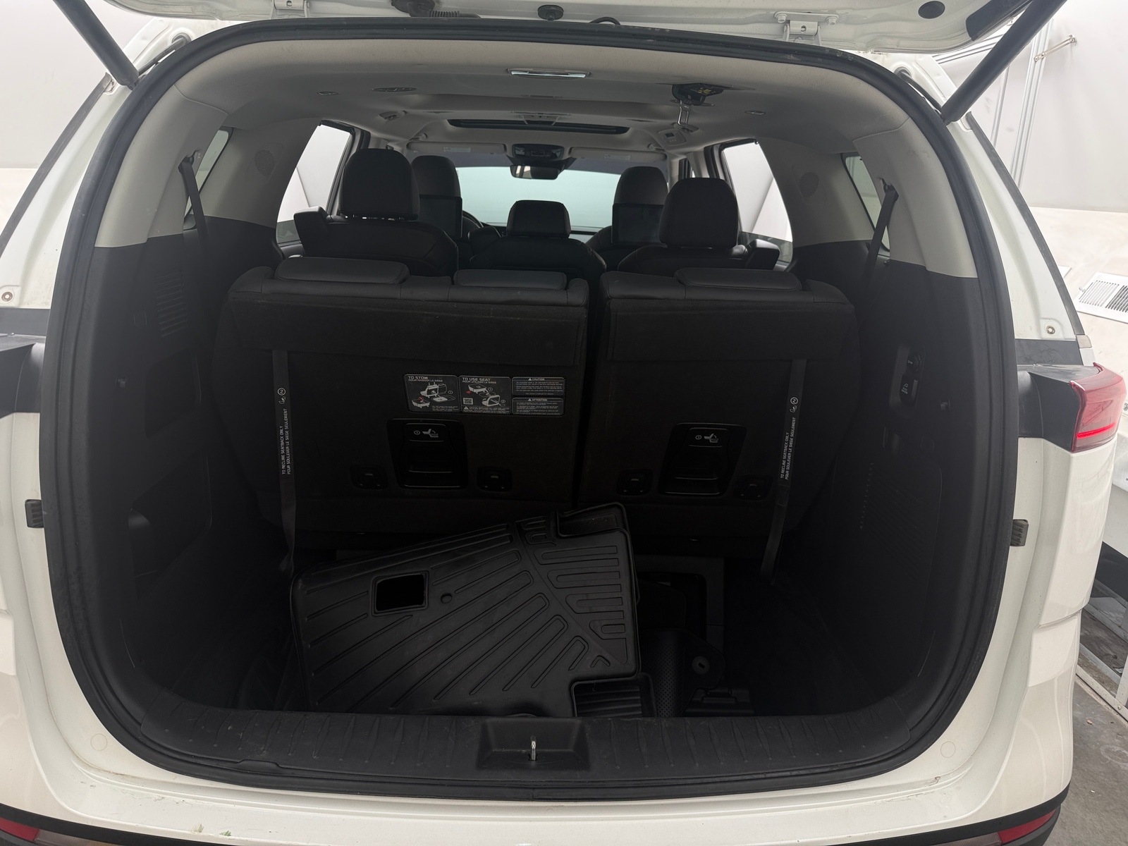 Thumbnail: 2024 Kia Carnival - 6