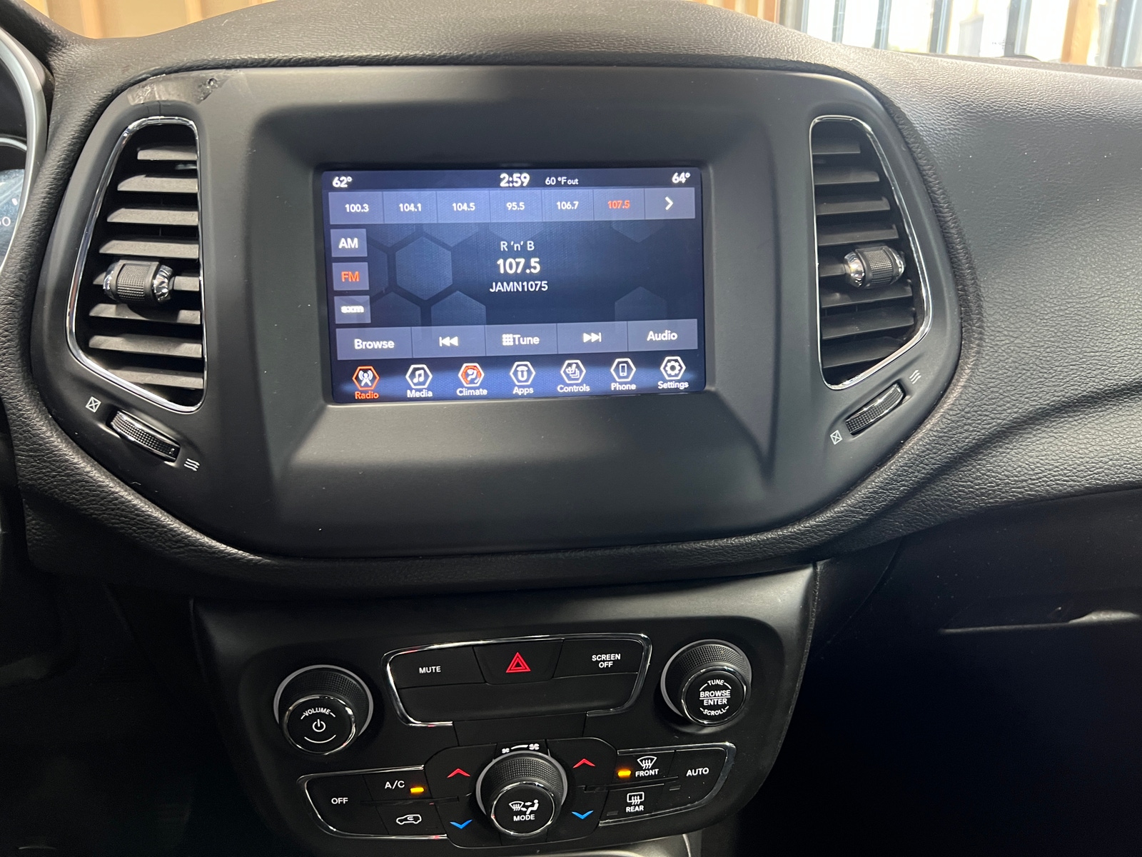 Thumbnail: 2021 Jeep Compass - 4