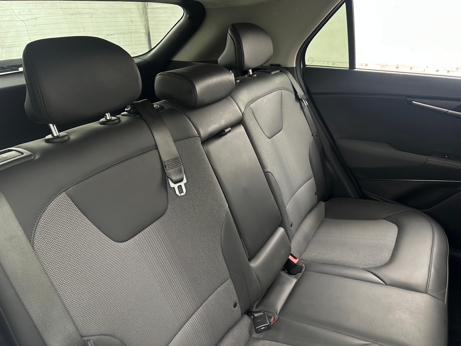 Thumbnail: 2023 Kia Niro - 6