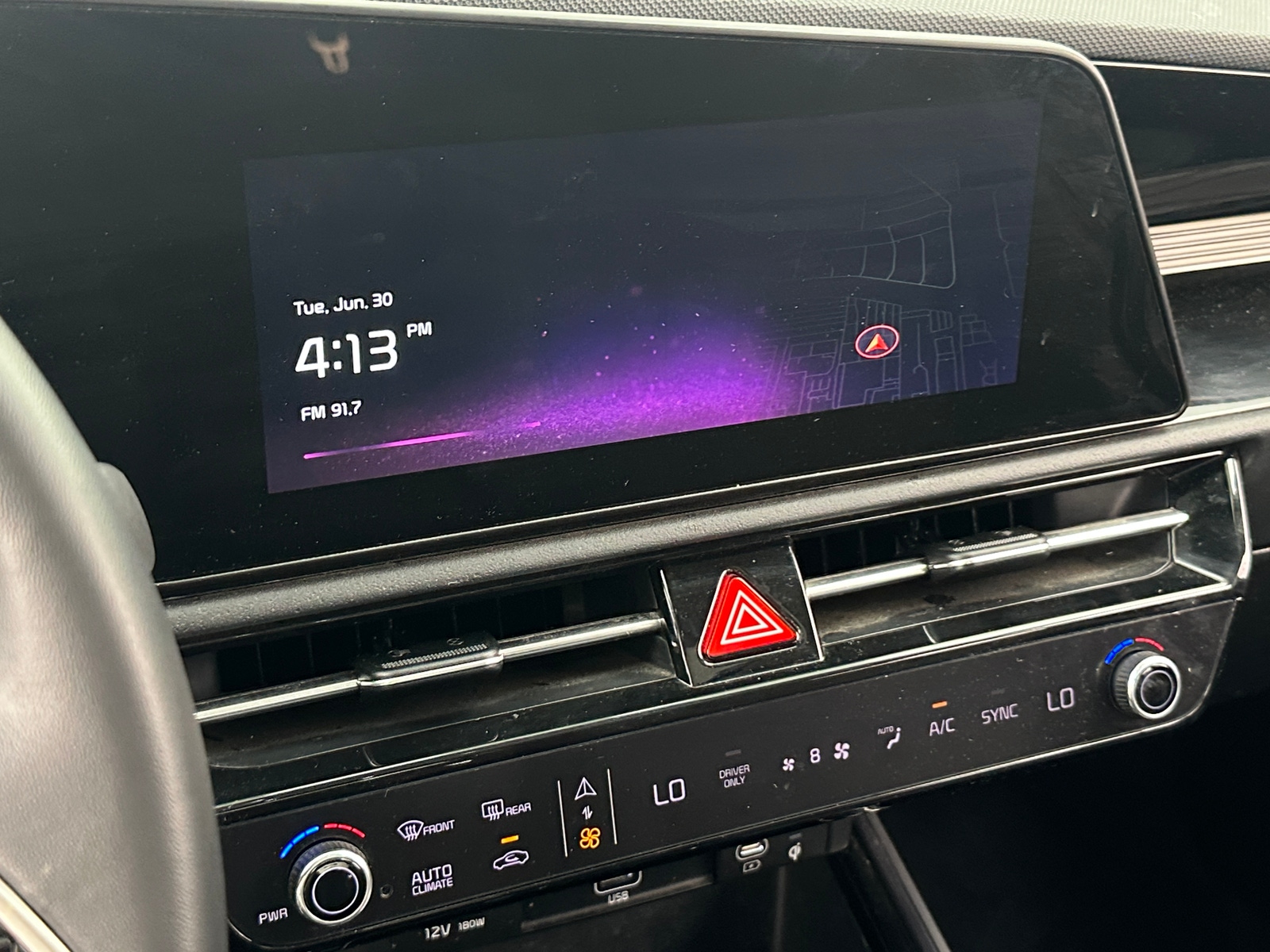 Thumbnail: 2023 Kia Niro - 4