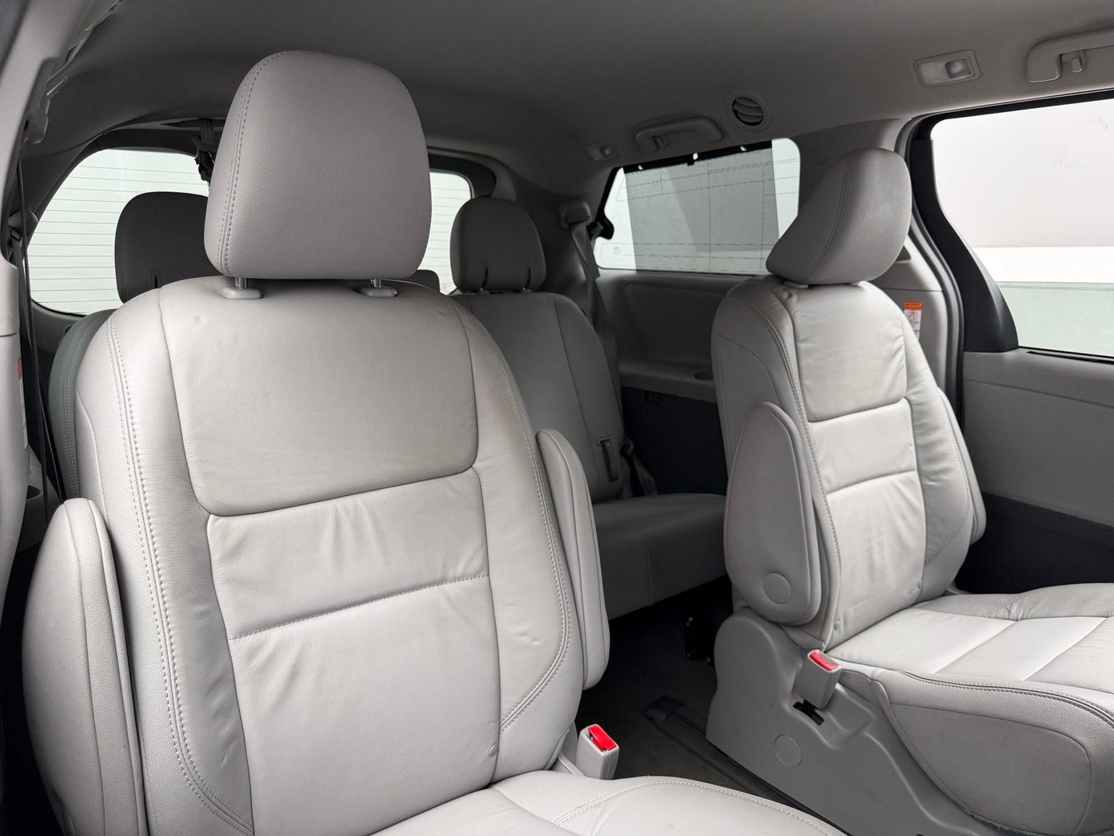 Thumbnail: 2017 Toyota Sienna - 5