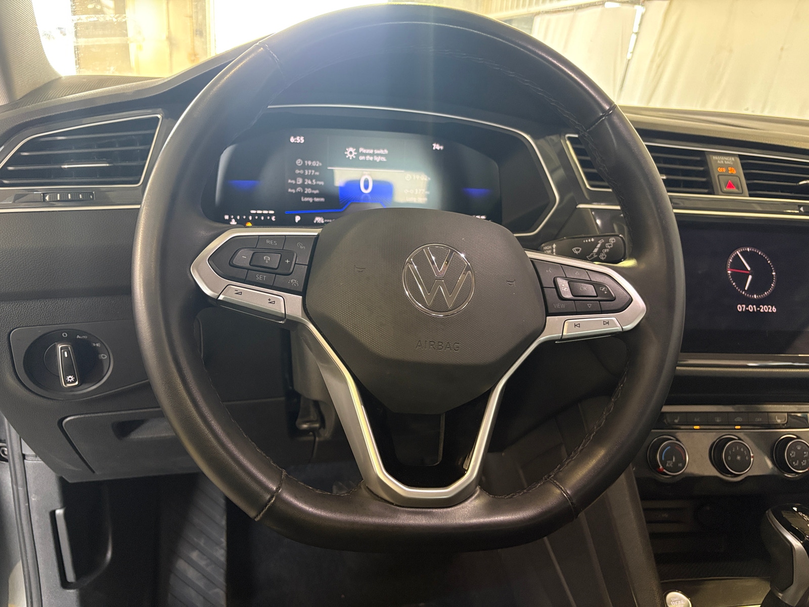 Thumbnail: 2024 Volkswagen Tiguan - 4