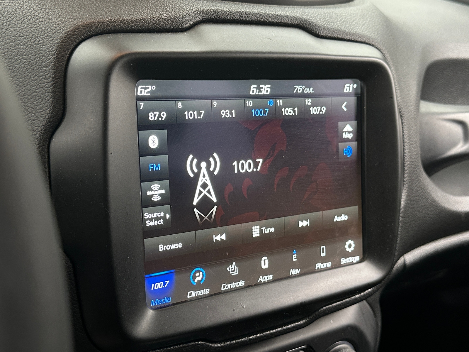 Thumbnail: 2022 Jeep Renegade - 4