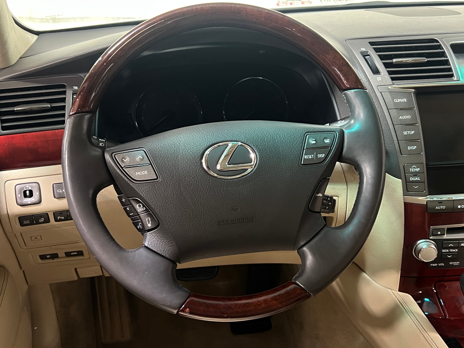 Thumbnail: 2011 Lexus LS - 4