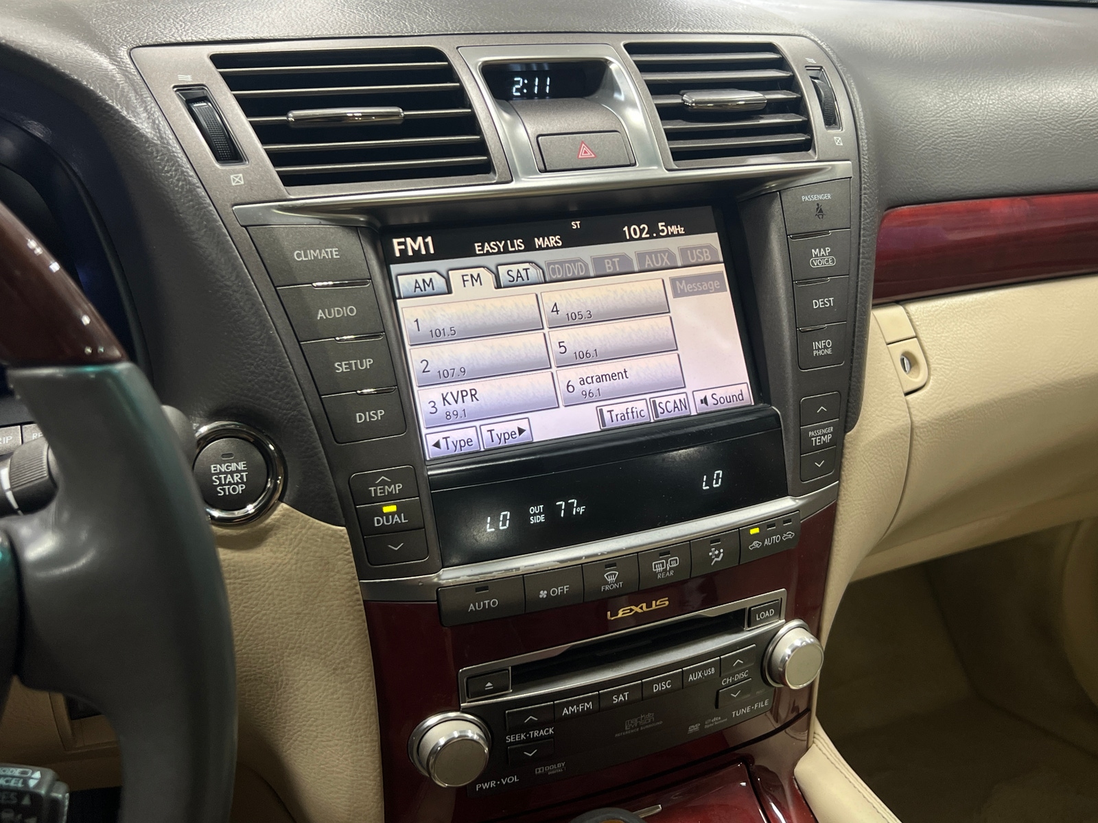 Thumbnail: 2011 Lexus LS - 3