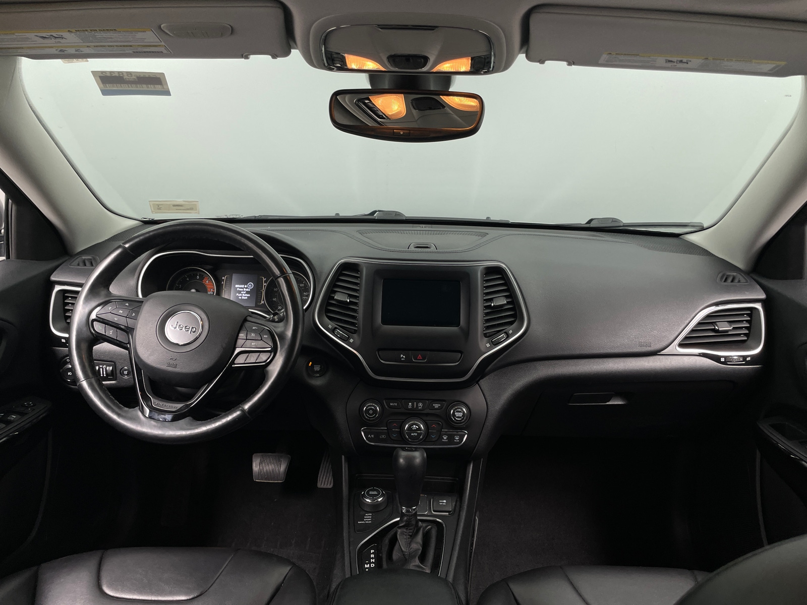 Thumbnail: 2019 Jeep Cherokee - 3