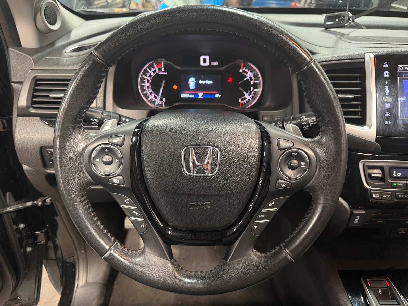 Thumbnail: 2017 Honda Pilot - 4