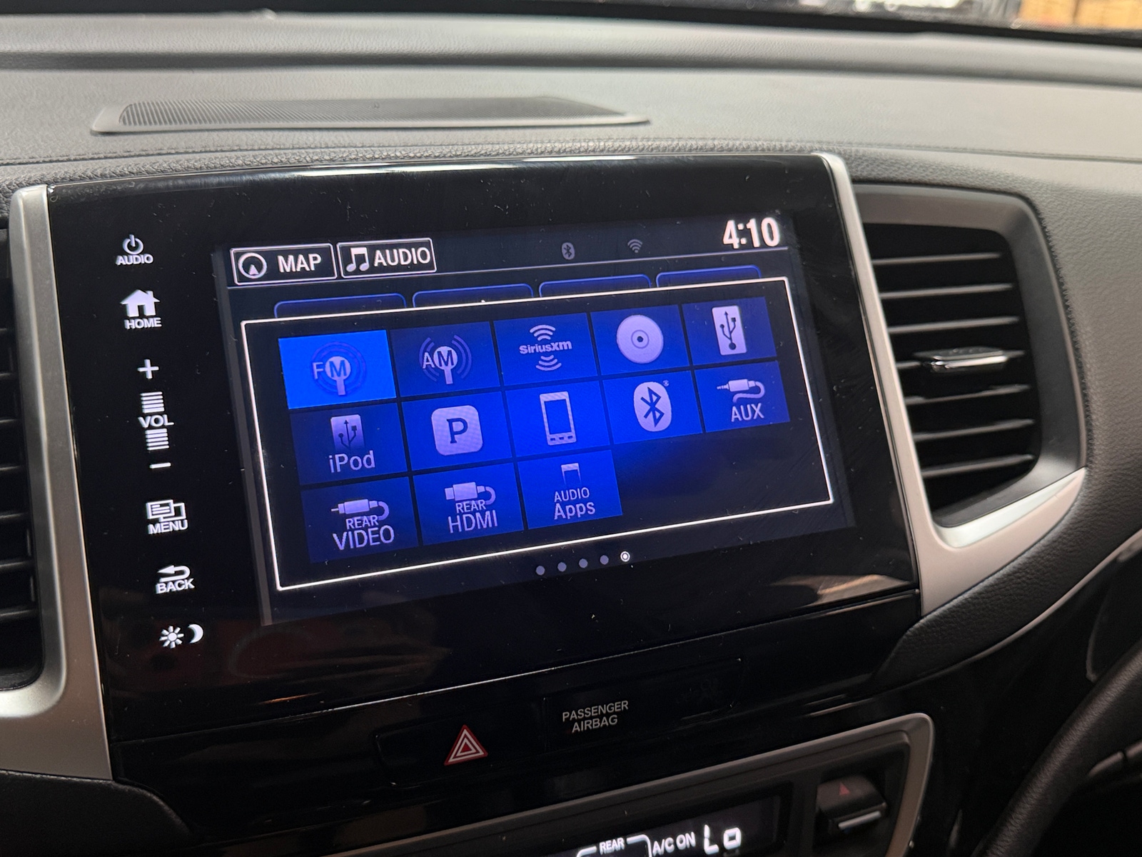 Thumbnail: 2017 Honda Pilot - 3