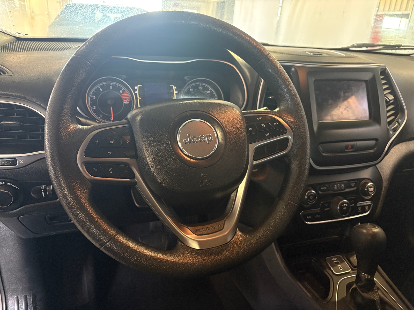 Thumbnail: 2020 Jeep Cherokee - 5