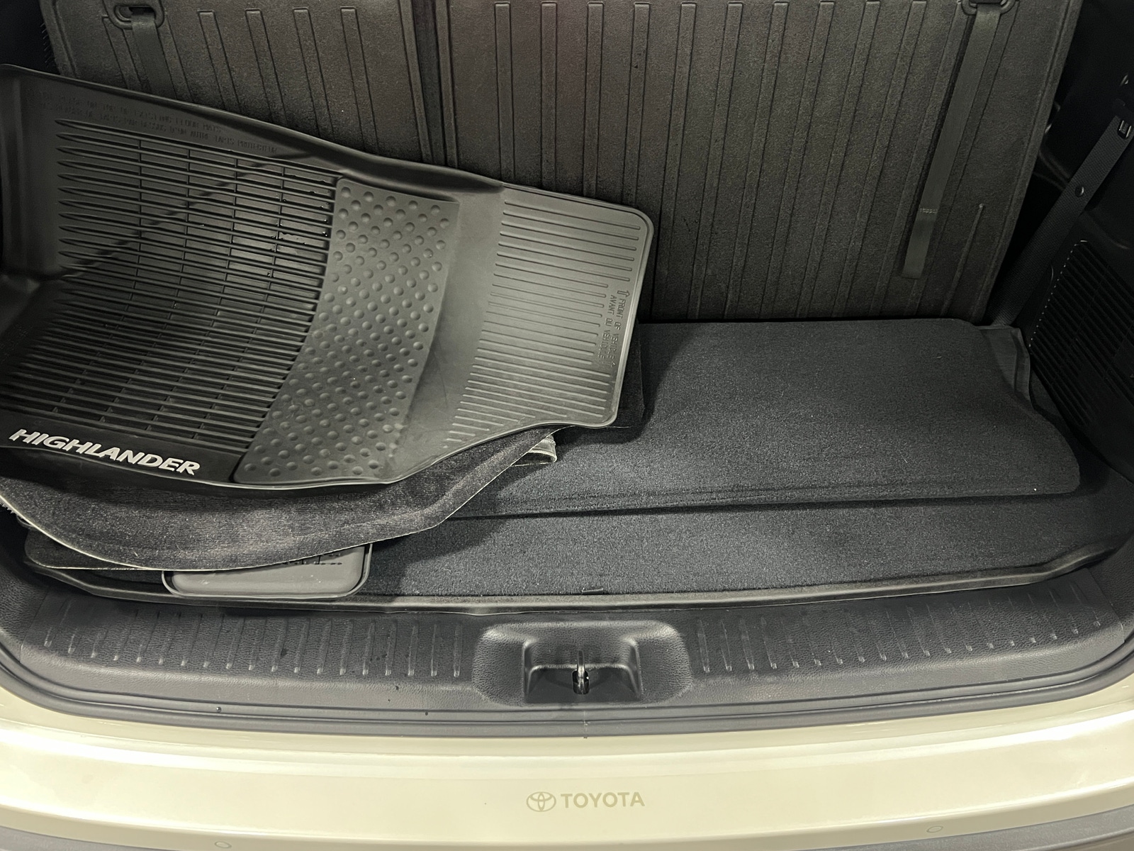Thumbnail: 2019 Toyota Highlander - 7