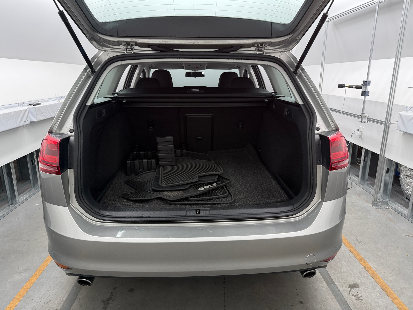 Thumbnail: 2017 Volkswagen e-Golf - 7